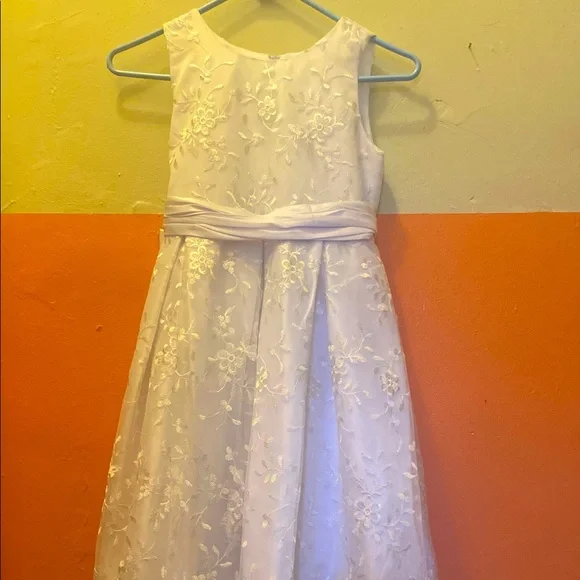 Girls Pink Butterfly-white dress embroidered flowers size 12 - Picture 2 of 7